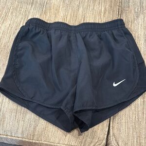 Nike girls m Black Athletic Shorts
